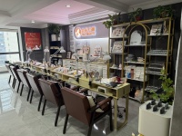 Y09099生意火爆！网红商圈 5000资源精品美甲店优转