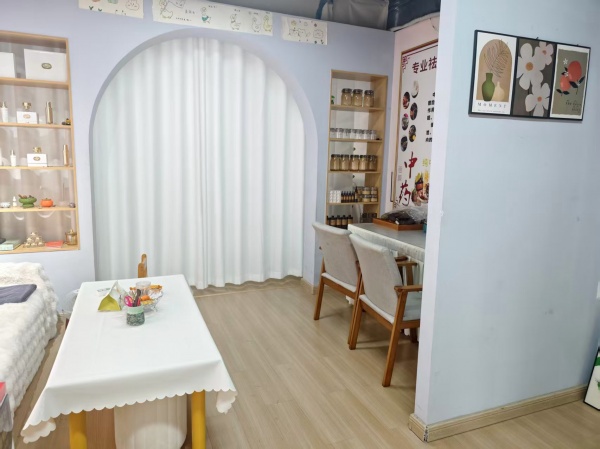 A09122星沙山水湾临街精装修美容养生店优价转让(可住人 A09122星沙山水湾临街精装修美容养生店优价转让(可住人