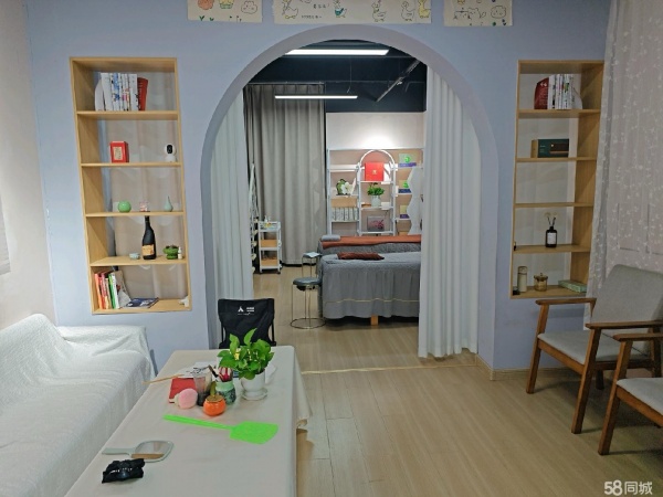 A09122星沙山水湾临街精装修美容养生店优价转让(可住人 A09122星沙山水湾临街精装修美容养生店优价转让(可住人