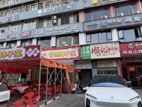 Y09129地铁口龙塘小区临街主街90 平理发美发店给钱就转 Y09129地铁口龙塘小区临街主街90 平理发美发店给钱就转