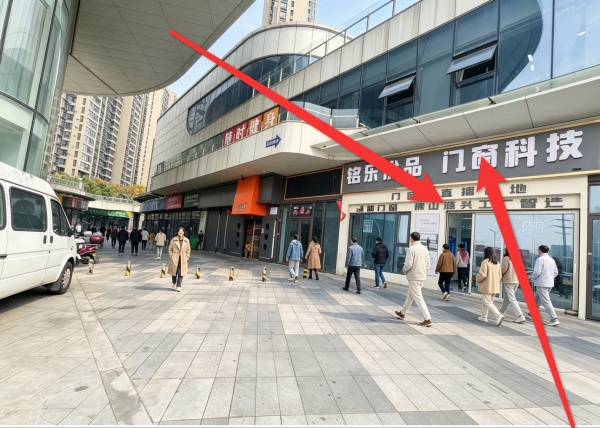 Y10009房东直租.高塘岭商圈.多个大型小区围绕100平门面出租 Y10009房东直租.高塘岭商圈.多个大型小区围绕100平门面出租