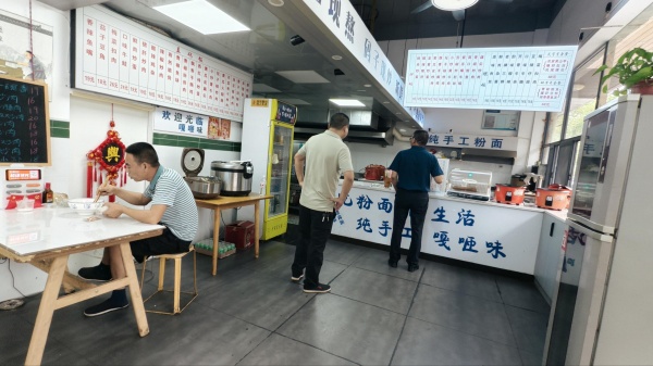 Y10050星沙商务写字楼出入口双门头拐角110平餐饮店优转 Y10050星沙商务写字楼出入口双门头拐角110平餐饮店优转