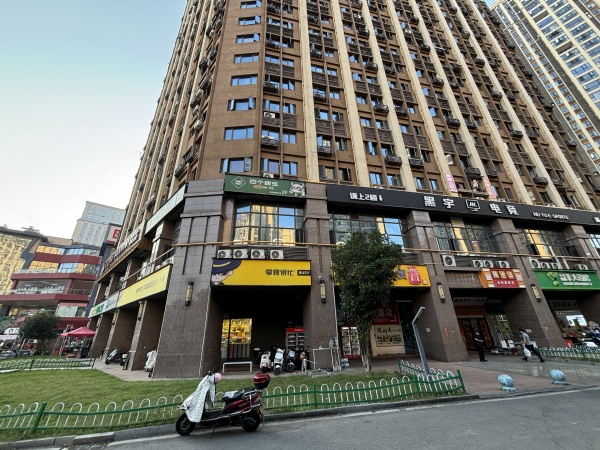 A10062营业额20W+山语城高档成熟小区环绕电竞网咖优价转让 A10062营业额20W+山语城高档成熟小区环绕电竞网咖优价转让