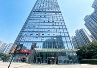 Y10082超低价1.45w/月.绿地中央广场精装写字楼出租