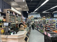 A10085汽车东站几个小区中心日营2.5万百货超市转让（可蹲可守）