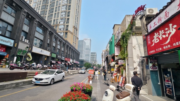 A10104网红五一商圈潮宗街餐馆优价转让不限行业 A10104网红五一商圈潮宗街餐馆优价转让不限行业