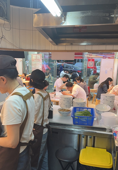 Y07054急转10.8 麓谷工业园上班族扎堆(日营6Q临街成熟粉面旺铺转 Y07054急转10.8 麓谷工业园上班族扎堆(日营6Q临街成熟粉面旺铺转