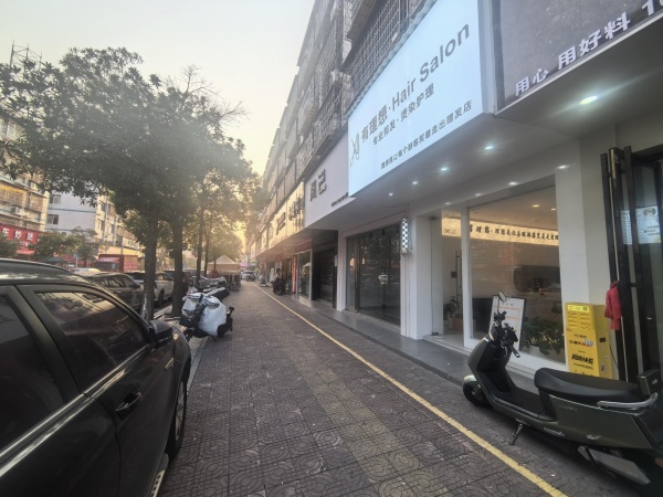 Y10118岳麓区中医药大学附近万人小区临街40平蛋糕甜品店优价转让 Y10118岳麓区中医药大学附近万人小区临街40平蛋糕甜品店优价转让